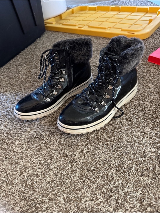 Patrizia Shoes - Women's winter zip up ankle Boots